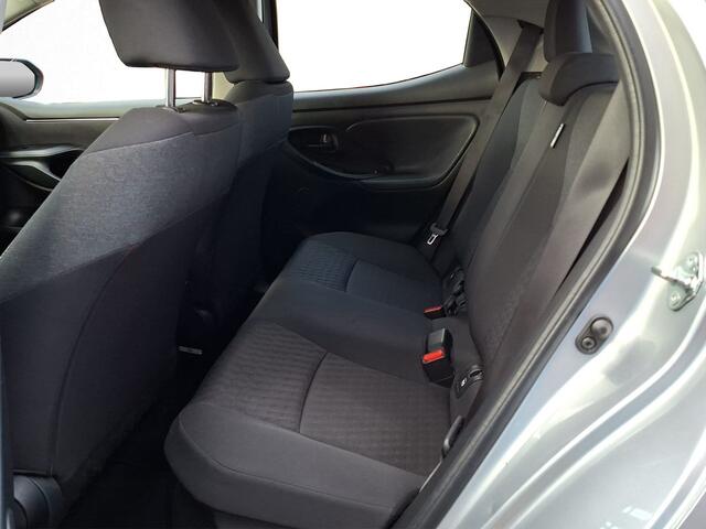 Toyota YARIS 1.5 Hybrid Dynamic | Trekhaak Mats foto's maken