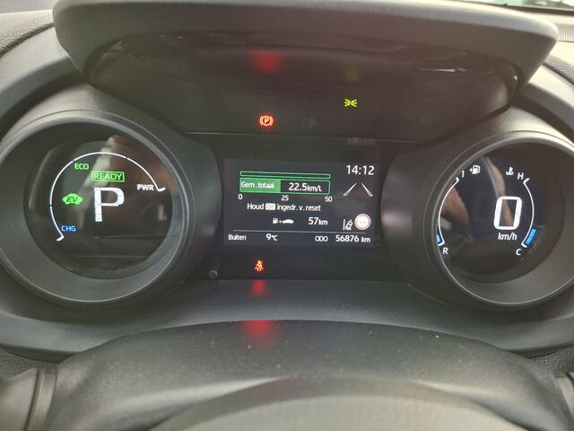 Toyota YARIS 1.5 Hybrid Dynamic | Trekhaak Mats foto's maken