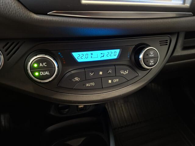 Toyota YARIS 1.5 Hybrid Active Limited | Navigatie | Cruise | Starknop Mats foto's maken