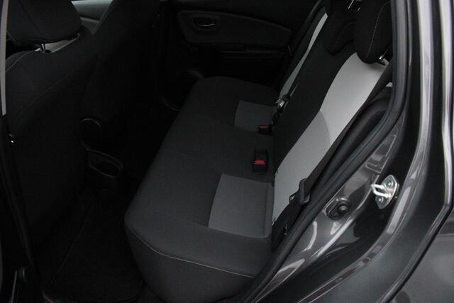 Toyota YARIS 1.5 VVT-i Aspiration Navigatiesysteem | Klimaat Control | Cruise Control