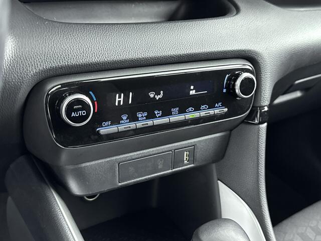 Toyota YARIS 1.5 Hybrid Dynamic | 16" Lichtmetalen velgen | Apple Carplay / Android Auto | Parkeercamera | Keyless Entry/Start |