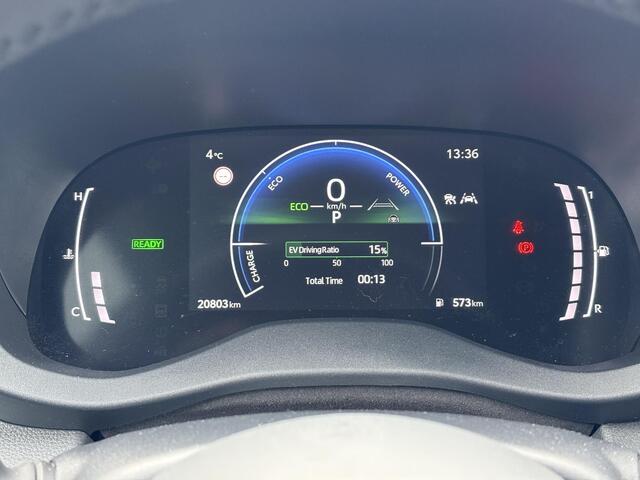 Toyota YARIS 1.5 Hybrid 115 Dynamic **STOEL EN STUURWIELVERWARMING/ KEYLESS/ PARKEERSENSOREN/ GARANTIE**