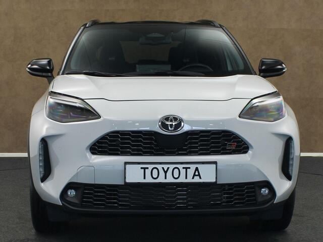 Toyota YARIS Cross 1.5 Hybrid 130 GR Sport - ELEKTRISCH BEDIENDE ACHTERKLEP - PARKEERSENSOREN VOOR + ACHTER - STOELVERWARMING VOORSTOELEN - STUURWIELVERWARMING - DODEHOEKDETECTIE - KEYLESS ENTRY/START - APPLE CARPLAY/ANDROID AUTO - CAMERA
