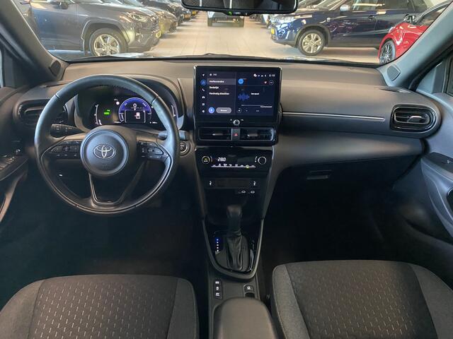 Toyota YARIS Cross 1.5 Hybrid 115 First Edition | Stuur en stoel verwarming