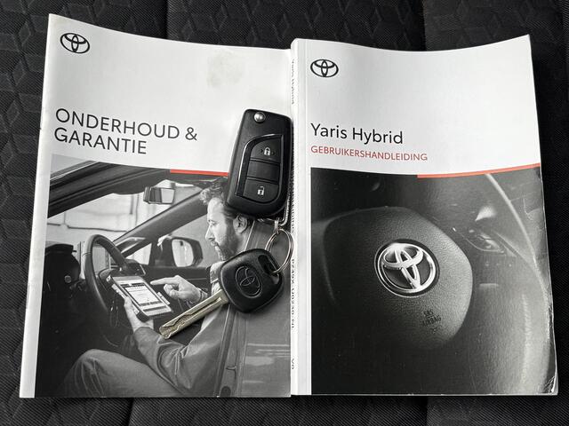 Toyota YARIS 1.5 Hybrid Active / Fabrieksgarantie t/m 08-2026 / Navigatie / Apple Carplay/Android Auto / Achteruitrijcamera / Cruise Control Adaptief / All-Season Banden /