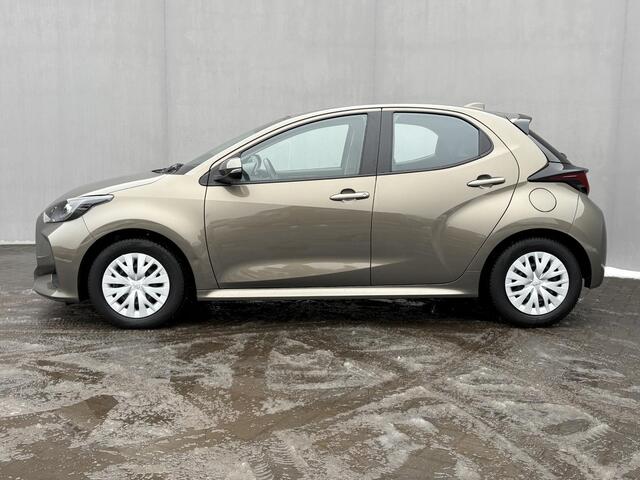 Toyota YARIS 1.5 Hybrid Active / Fabrieksgarantie t/m 08-2026 / Navigatie / Apple Carplay/Android Auto / Achteruitrijcamera / Cruise Control Adaptief / All-Season Banden /