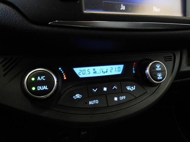 Toyota YARIS 1.5 Hybrid Y20 Exclusive Edition TOPSTAAT! DEALER ONDERHOUDEN! NAVI! BLUETOOTH!