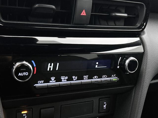 Toyota YARIS Cross 1.5 Hybrid 115 First Edition | BTW Voertuig | Stuur en stoelverwarming |