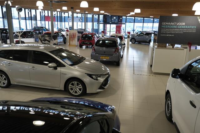 Toyota YARIS Cross 1.5 Hybrid Executive Automaat | Draadloos laden telefoon | Head-