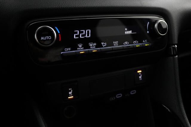 Toyota YARIS 1.5 Hybrid 115 Dynamic | Comfort pakket | Stuur en Stoelverwarming | Parkeersensoren |