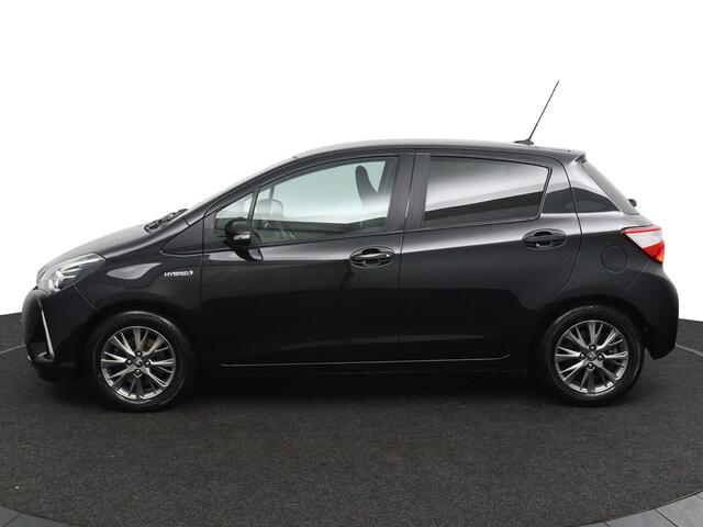 Toyota YARIS 1.5 Hybrid Dynamic | Navigatie | Trekhaak | Lichtmetalen velgen | Parkeerhulp camera | Keyless entry |