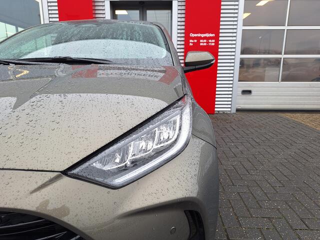 Toyota YARIS 1.5 Hybrid 115 Dynamic met Comfort Pack Limited