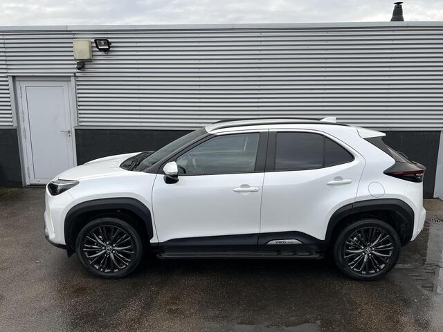 Toyota YARIS Cross 1.5 Hybrid Adventure Dodehoekdetectie, Stoelverwarming, Treeplanken, Parkeersensoren voor + achter, Achteruitrijcamera,