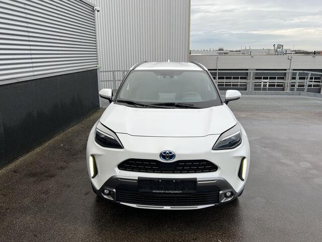 Toyota YARIS Cross 1.5 Hybrid Adventure Dodehoekdetectie, Stoelverwarming, Treeplanken, Parkeersensoren voor + achter, Achteruitrijcamera,