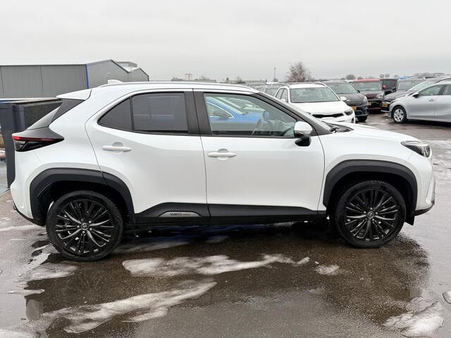 Toyota YARIS Cross 1.5 Hybrid Adventure AWD Panoramadak, Dodehoekdetectie, Stoelverwarming, Parkeersensoren voor + achter, Achteruitrijcamera, Head-up display, JBL