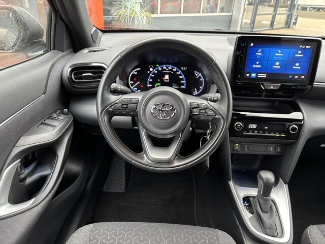 Toyota YARIS Cross 1.5 Hybrid Dynamic / Afneembare Trekhaak / Stoelverwarming / Navi / Applecarplay/AndroidAuto / Allseason Banden /