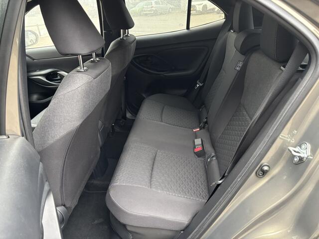 Toyota YARIS Cross 1.5 Hybrid Dynamic / Afneembare Trekhaak / Stoelverwarming / Navi / Applecarplay/AndroidAuto / Allseason Banden /