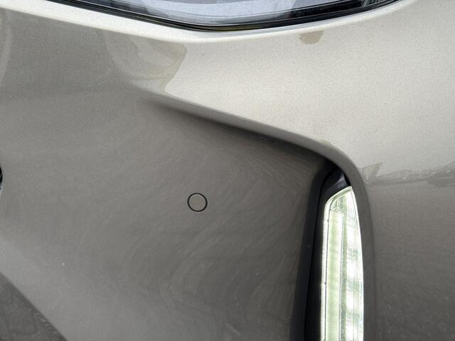 Toyota YARIS Cross 1.5 Hybrid Dynamic / Afneembare Trekhaak / Stoelverwarming / Navi / Applecarplay/AndroidAuto / Allseason Banden /