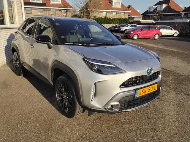 Toyota YARIS Cross 1.5 Hybrid Adventure Two tone