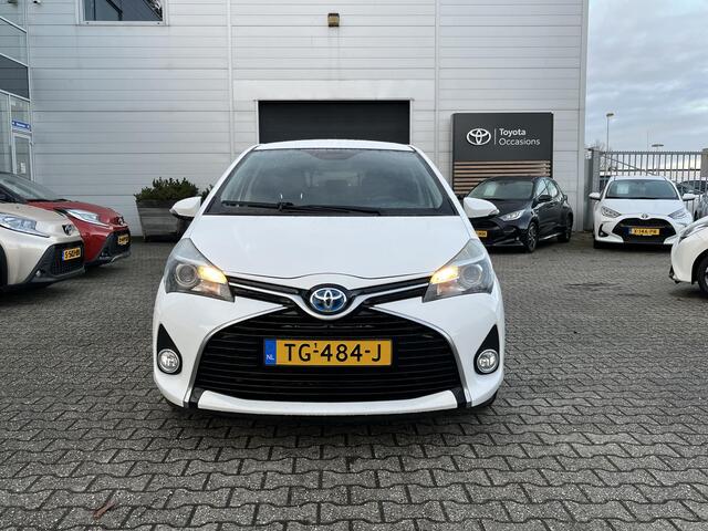 Toyota YARIS 1.5 Hybrid Trend Bi-Tone Navigatie 4 seizoenbanden