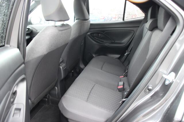 Toyota YARIS Cross 1.5 Hybrid Dynamic | Parkeersensoren | Stoelverwarming | Inklapbare spiegels |