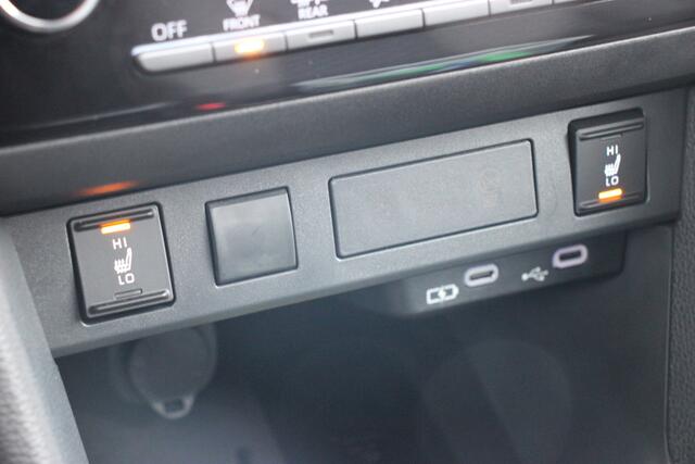 Toyota YARIS Cross 1.5 Hybrid Dynamic | Parkeersensoren | Stoelverwarming | Inklapbare spiegels |