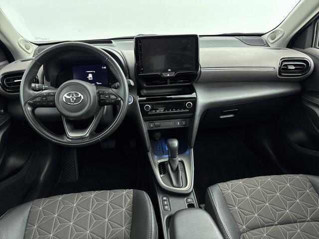 Toyota YARIS Cross 1.5 Hybrid Executive | Afneembare trekhaak | Parkeersensoren | Stoelverwarming | JBL Premium Audio |