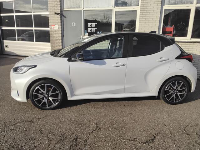 Toyota YARIS 1.5 Hybrid Style Bi Tone