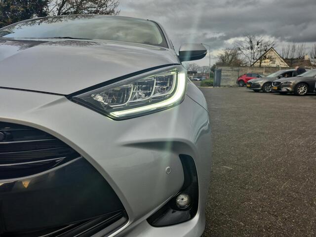 Toyota YARIS 1.5 Hybrid 115 Dynamic | Navigatie | Apple CarPlay/Android auto | Achteruitrijcamera | Comfort Pack