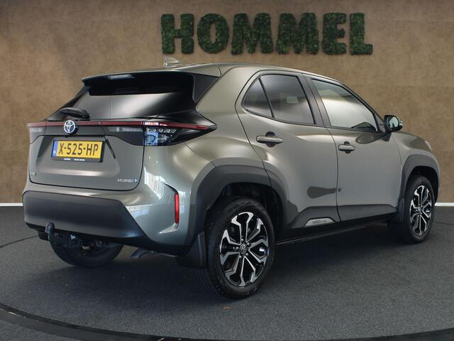 Toyota YARIS Cross 1.5 Hybrid Dynamic - VASTE TREKHAAK - TREKGEWICHT 750 KG - NAVIGATIE - STOELVERWARMING - STUURVERWARMING - VOORRUITVERWARMING - 4 X ELEKTRISCHE RAMEN - 17 INCH LICHT METALEN VELGEN - TELEFOONLADER - KEYLESS ENTRY/ START