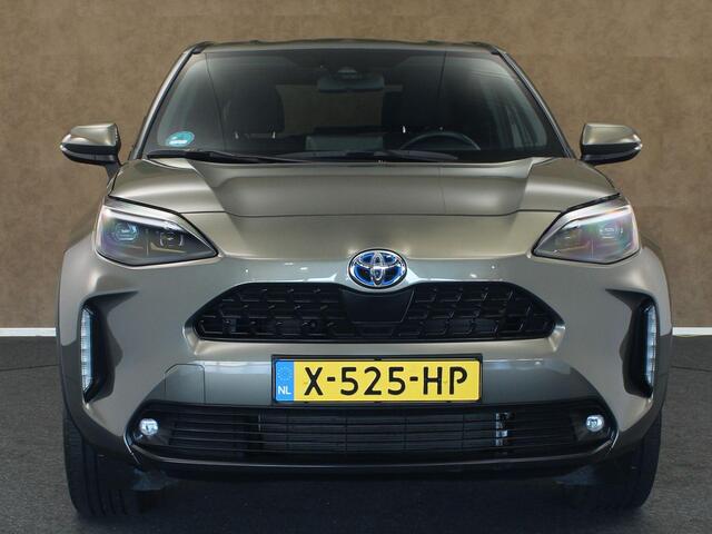 Toyota YARIS Cross 1.5 Hybrid Dynamic - VASTE TREKHAAK - TREKGEWICHT 750 KG - NAVIGATIE - STOELVERWARMING - STUURVERWARMING - VOORRUITVERWARMING - 4 X ELEKTRISCHE RAMEN - 17 INCH LICHT METALEN VELGEN - TELEFOONLADER - KEYLESS ENTRY/ START