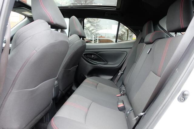 Toyota YARIS Cross 1.5 Hybrid GR Sport / Pano / HuD / JBL / Matrix