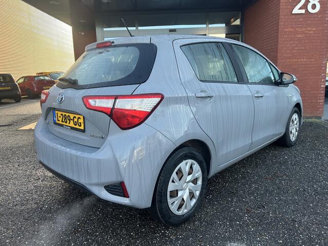 Toyota YARIS 1.5 Hybrid Active // CLIMA // CAMERA // CRUISE // APPLE CARPLAY / ANDROID AUTO