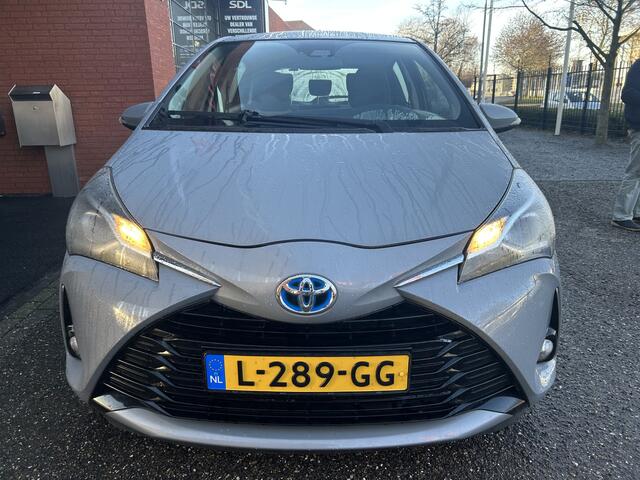 Toyota YARIS 1.5 Hybrid Active // CLIMA // CAMERA // CRUISE // APPLE CARPLAY / ANDROID AUTO