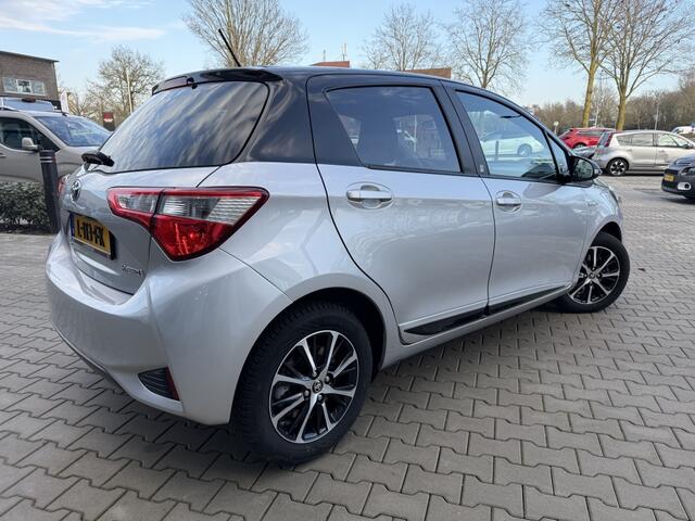 Toyota YARIS 1.5 Hybrid Bi-Tone Active | Stoelverwarming | Navigatie