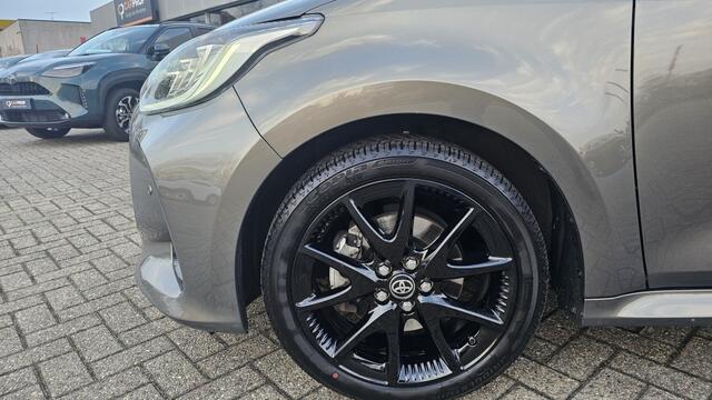 Toyota YARIS 1.5 Hybride Executive NLauto | All-in | zomer / winter | Dealero