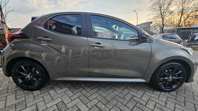 Toyota YARIS 1.5 Hybride Executive NLauto | All-in | zomer / winter | Dealero