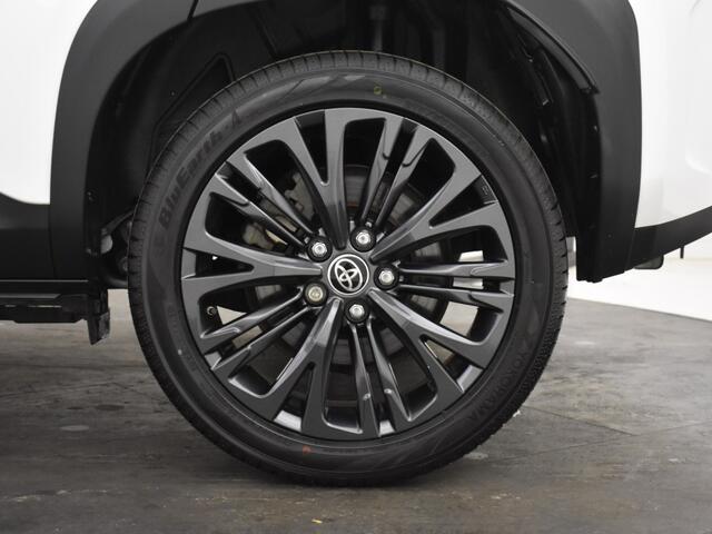 Toyota YARIS Cross 1.5 Hybrid Adventure | Stoel- en stuurverwarm. | Trekhaak |