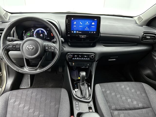 Toyota YARIS 1.5 Hybrid 115 First Edition | Apple Carplay/ Android Auto | Blind Spot Monitor | Parkeersensoren voor+achter | Stoel- en Stuurverwarming |
