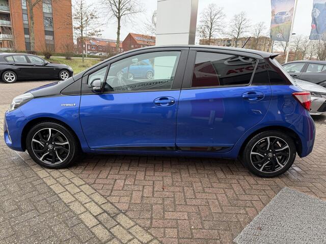 Toyota YARIS 1.5 Hybrid Bi-Tone