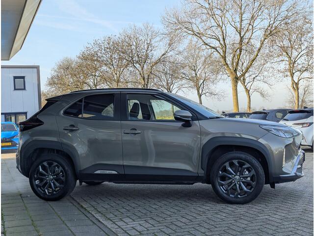 Toyota YARIS Cross 1.5 Hybrid Explore | Dealer OH | Trekhaak | Stoelverwarming | Camera | Keyless | PDC V+A | Carplay/Android Auto