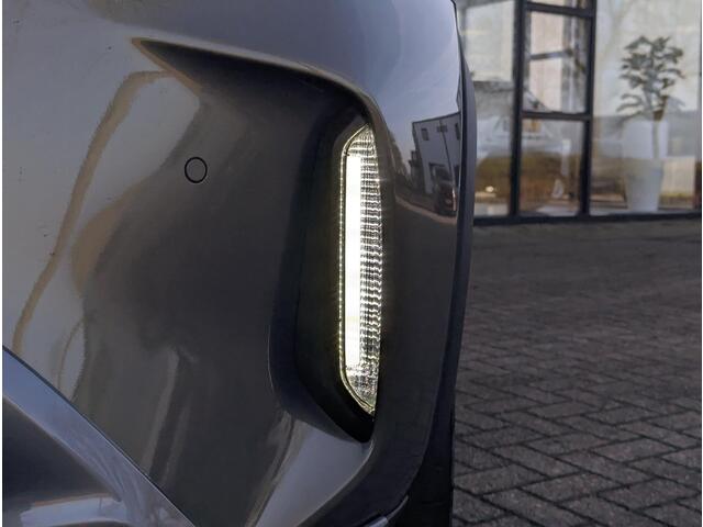 Toyota YARIS Cross 1.5 Hybrid Explore | Dealer OH | Trekhaak | Stoelverwarming | Camera | Keyless | PDC V+A | Carplay/Android Auto