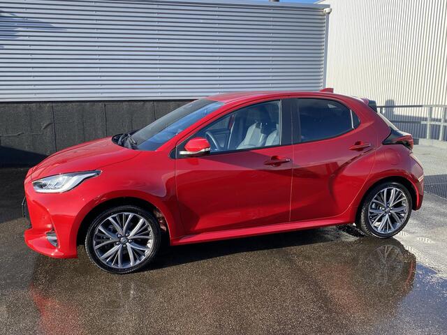 Toyota YARIS 1.5 Hybrid 130 Executive Mega veel luxe, NL-auto, Dodehoekdetectie, stoel- & stuurverwarming, navigatie Apple CarPlay/Android Auto, parkeersensoren v&a, ACC