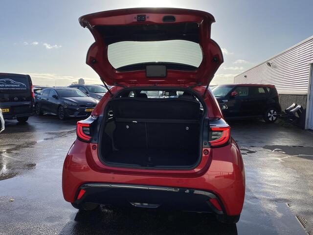 Toyota YARIS 1.5 Hybrid 130 Executive Mega veel luxe, NL-auto, Dodehoekdetectie, stoel- & stuurverwarming, navigatie Apple CarPlay/Android Auto, parkeersensoren v&a, ACC