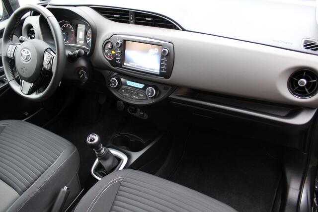 Toyota YARIS 1.5 VVT-i Aspiration | Trekhaak | Parkeer camera | Cruise control | Climate control | Toyota safety sense |