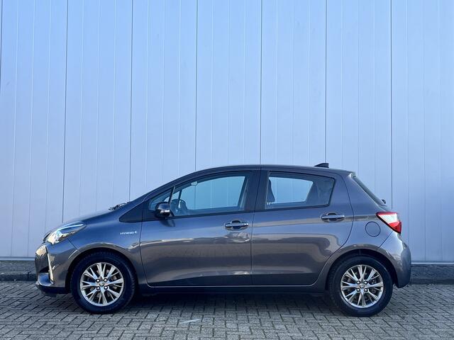 Toyota YARIS 1.5 Hybrid Executive Clima Navi PDC Dealer onderhouden