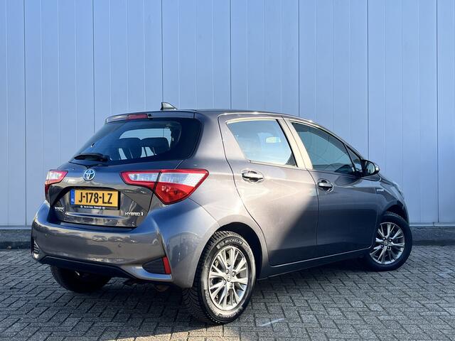 Toyota YARIS 1.5 Hybrid Executive Clima Navi PDC Dealer onderhouden