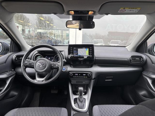 Toyota YARIS 1.5 Hybrid Dynamic | Apple Carplay/Android Auto | Trekhaak afneembaar | Camera | 1ste eigenaar en 100% onderhouden | Toyota garantie tot 2034!