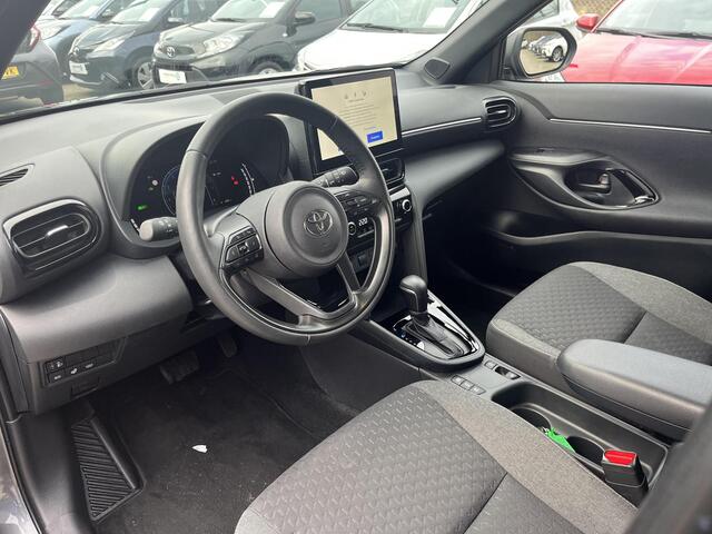 Toyota YARIS Cross 1.5 Hybrid 115 First Edition | All-in prijs | Automaat | Apple/android auto | Parkeersensoren