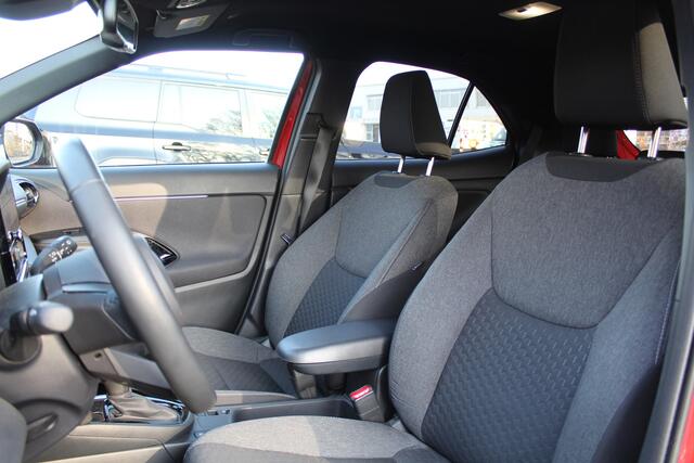 Toyota YARIS Cross 1.5 Hybrid 115 Dynamic Plus | Rijklaar | Stoel/-stuurverw. | Apple/Android | Navi | Keyless | LED | Camera | Adap.cruise | Clima